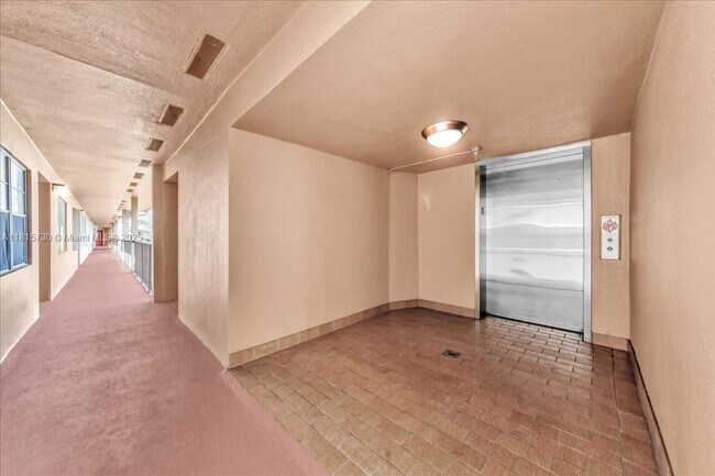 Building Photo - 500 SW 130th Terrace