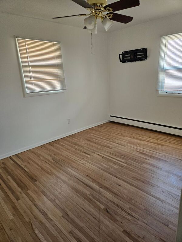 Building Photo - 4200 Lake Breeze Ave N