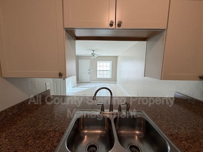 Building Photo - 1718 SW 69th Terrace