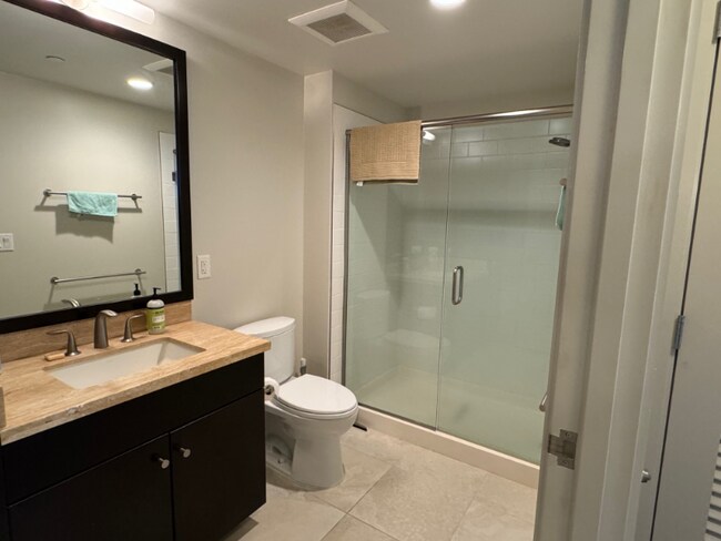 Building Photo - 1189 Waimanu St