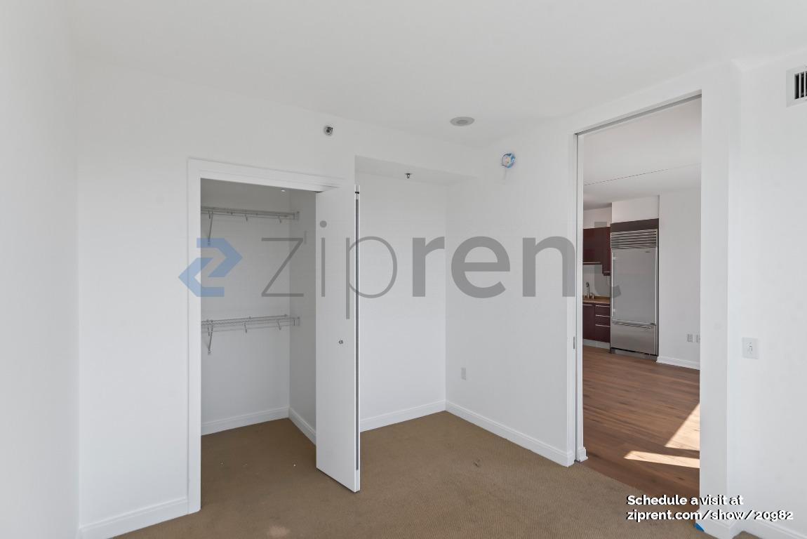 Building Photo - 425 1st St