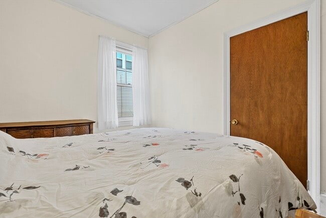 Building Photo - 32 Beloit Rd