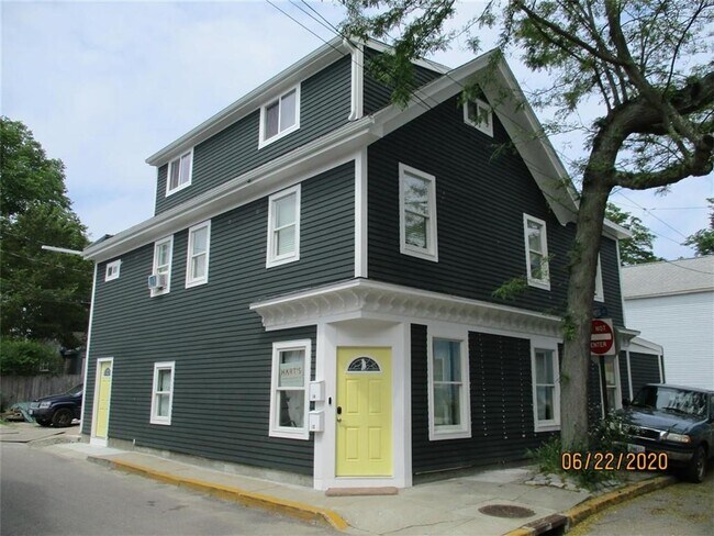 Building Photo - 34 Callender Ave