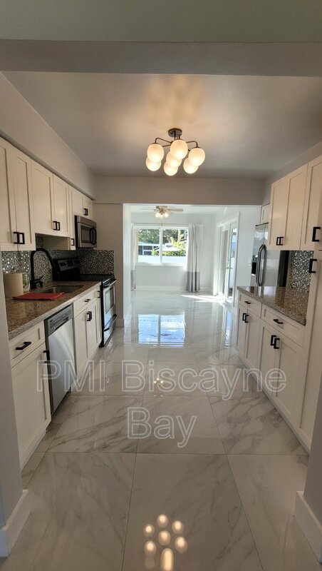 Building Photo - 7380 SW 35th St