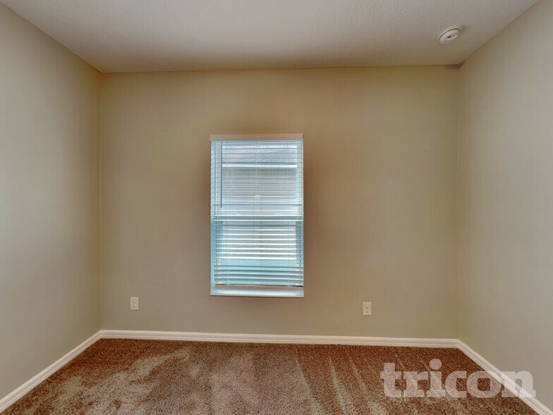 Building Photo - 1266 Stratton Ave