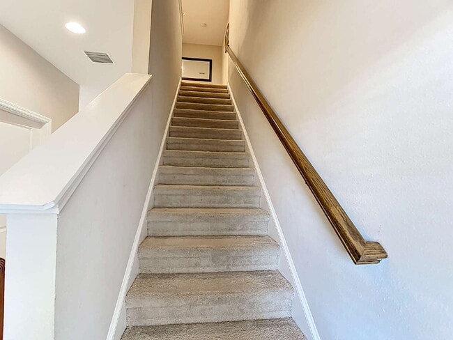 Building Photo - 10525 Oakside Dr