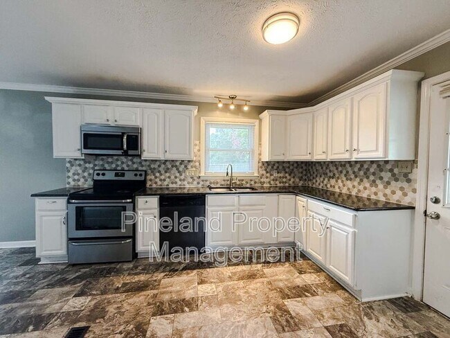 Building Photo - 6151 Wynnwood Dr