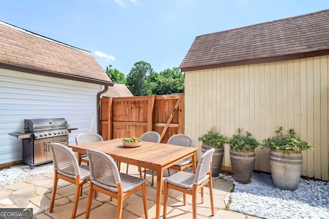 Building Photo - 3210 Quincetree Ln