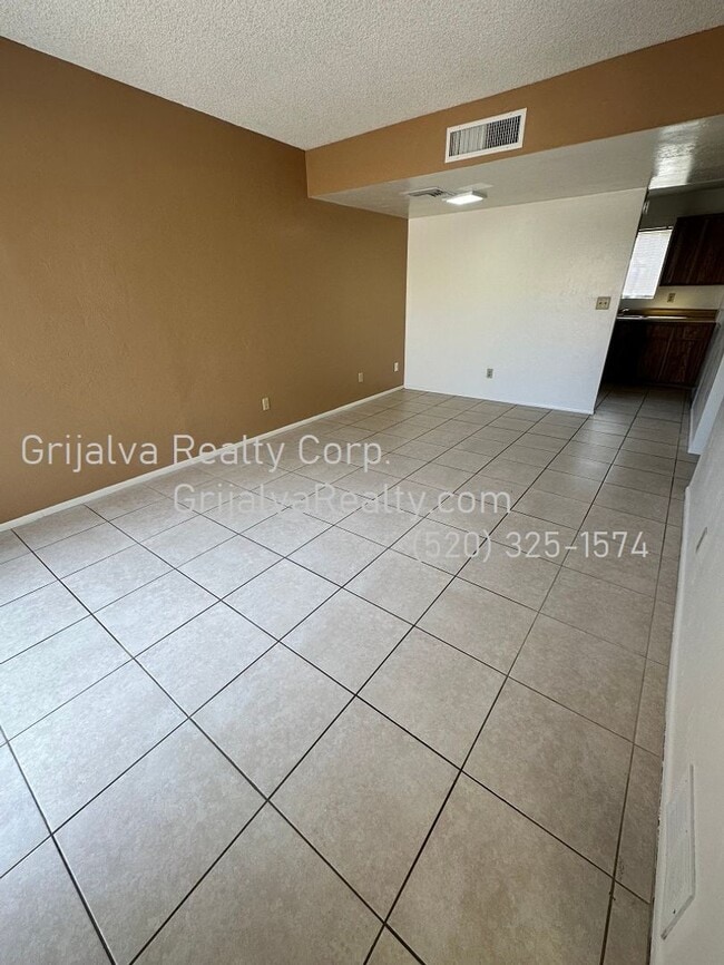 Building Photo - 1255 E Halcyon Rd