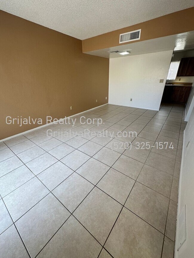 Building Photo - 1255 Halcyon