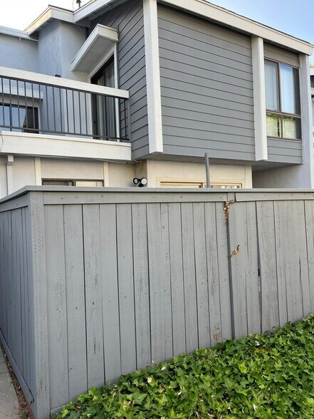 Building Photo - 602 Lassen Ln