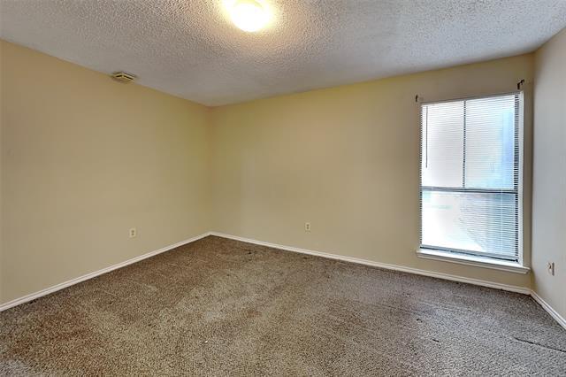 Building Photo - 9600 Royal Ln