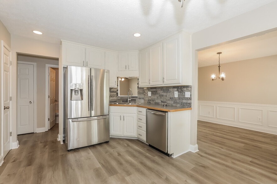 Building Photo - 459 Clearwater Way