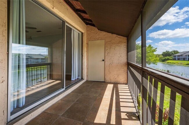 Building Photo - 2608 Hidden Lake Dr N
