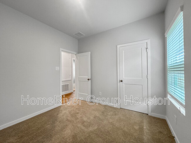 Building Photo - 21519 George Wayne Wy