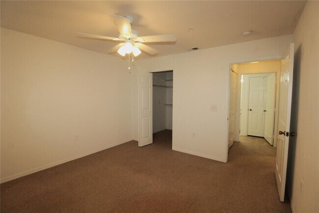 Building Photo - 8905 Manor Loop