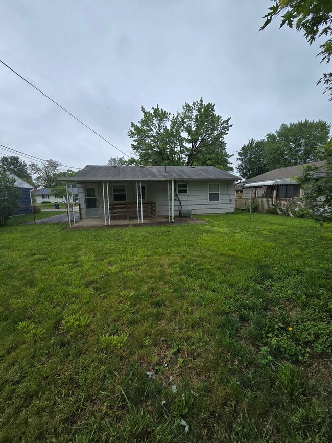 Building Photo - 3 BEDROOM SINGLE FAMILY