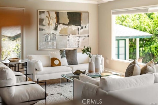 Building Photo - 557 Blumont St