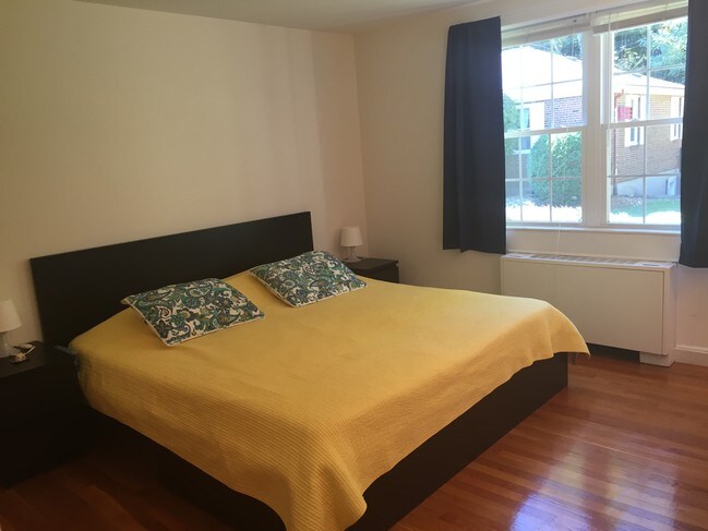 Building Photo - 20 Captain Parker Arms