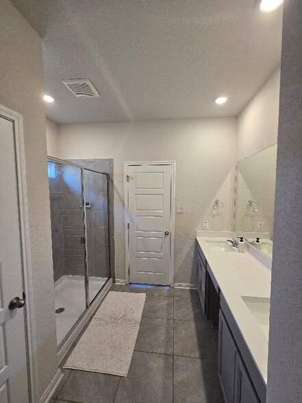 Building Photo - 9519 Bonito Fls Dr