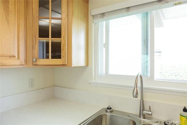 Building Photo - 11115 Slater Ave