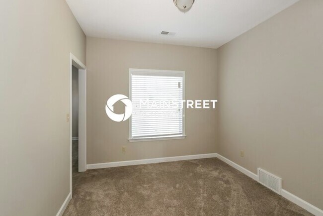 Building Photo - 3 Bedroom Pet-Friendly Home in Memphis, TN with Main Street Renewal