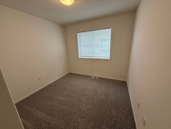 Building Photo - Brand New South End 4 bed/2 bath