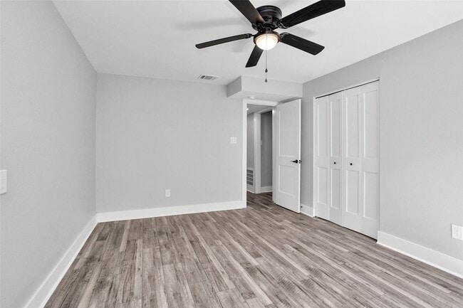 Building Photo - 101 April Point Pl