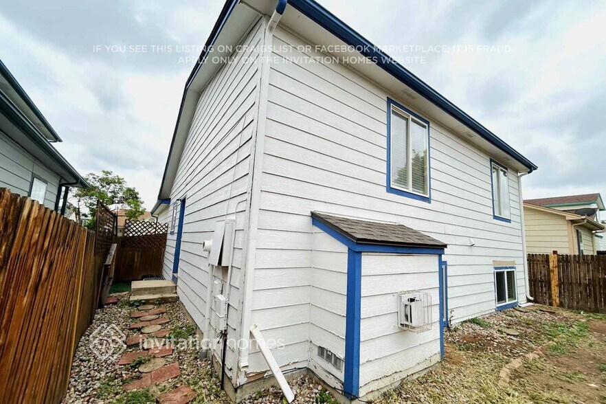 Building Photo - 10051 Shoshone Way