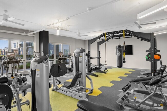 Building Photo - 505 16th Ave S