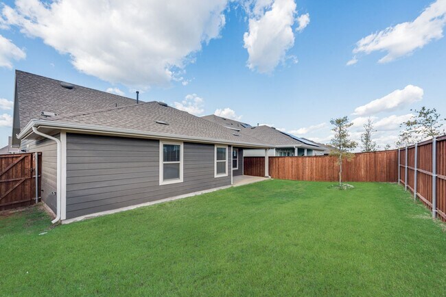 Building Photo - Beautiful 3-Bedroom Home in Aubrey ISD – Built in 2023!