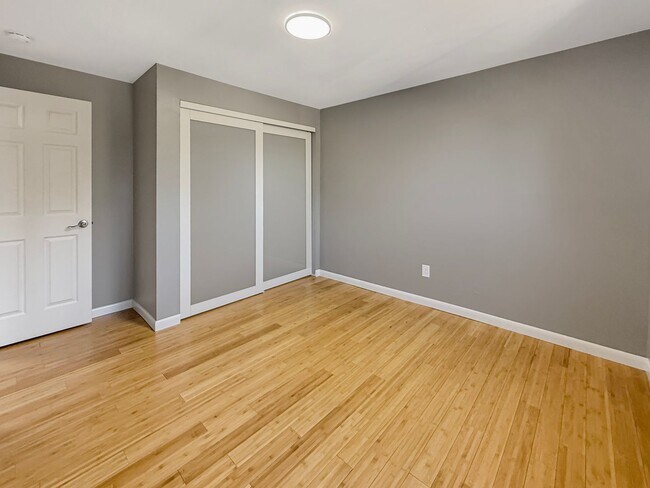 Building Photo - $0 DEPOSIT OPTION. CHARMING 4BED/2.5BATH I...