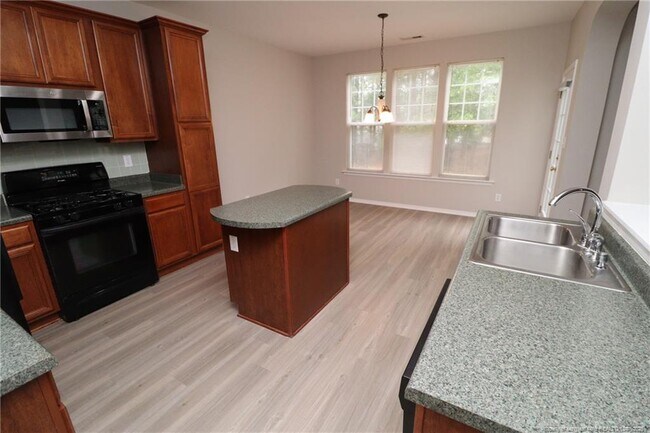Building Photo - 104 Bell Tower Way