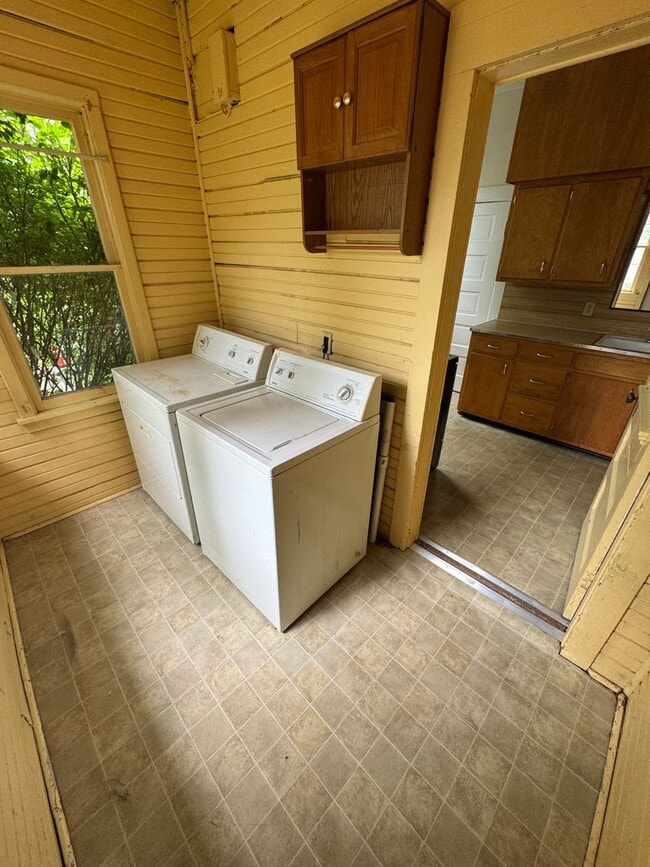 Building Photo - Nice 3-Bedroom Home For Rent in Elkhart