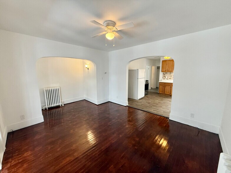 Building Photo - 736 N Pearl St