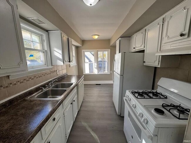 Building Photo - 3506 Gaywood Dr