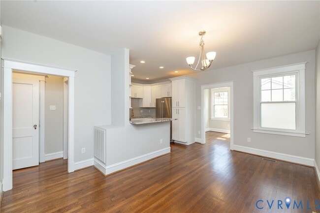 Building Photo - 2302 Maplewood Ave
