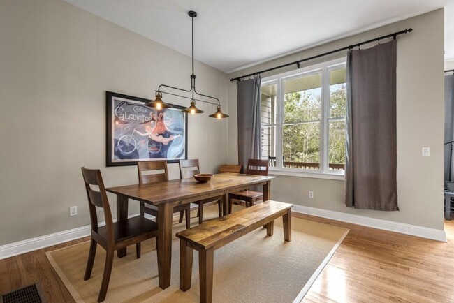 Building Photo - 1283 Creekside Pl SE