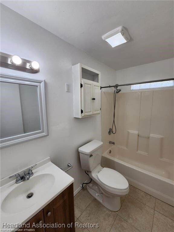 Building Photo - 3302 Dolphin Dr