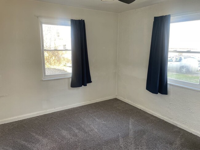 Building Photo - Charming 3-bedroom house