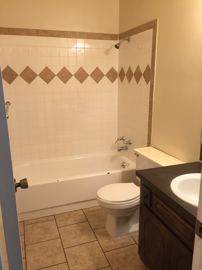 Building Photo - 4310 Prairie Dr