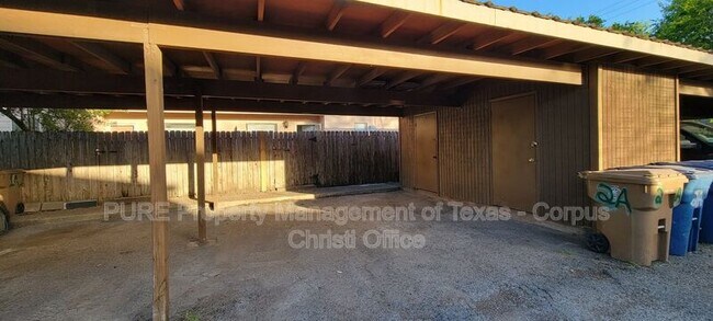 Building Photo - 5001 Middlecoff Rd