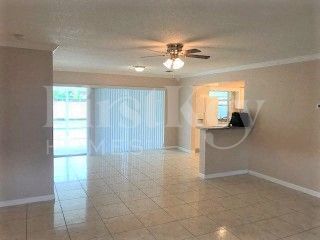 Building Photo - 4314 Taft St