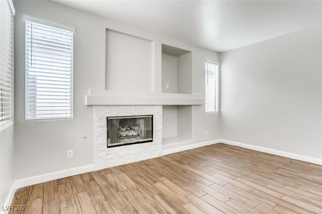 Building Photo - 1124 Coral Rainbow Ave