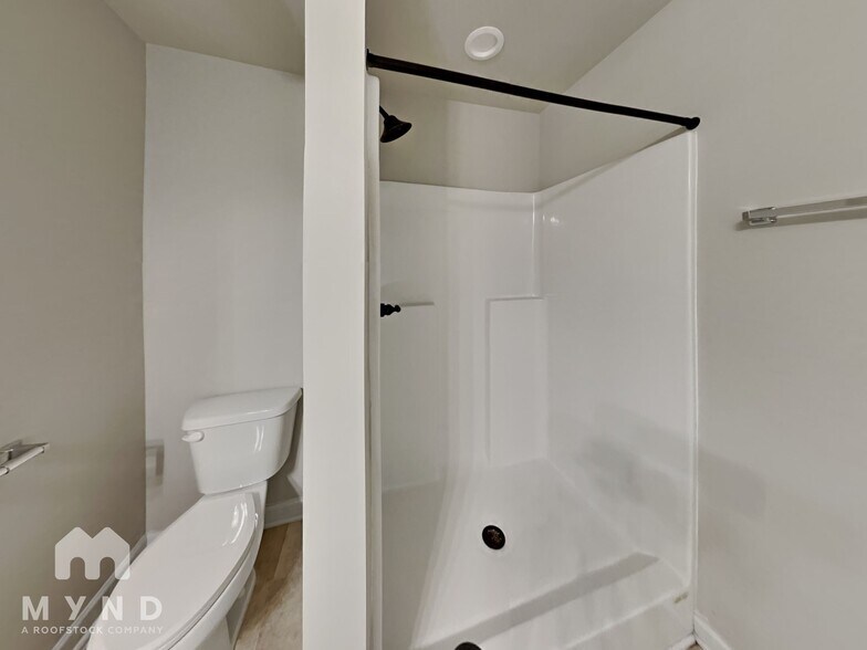 Building Photo - 6063 Oak Bend Ct