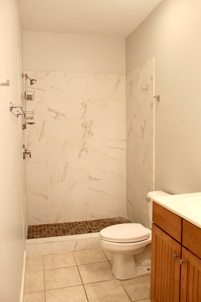 Building Photo - 1262 Greensview Cir