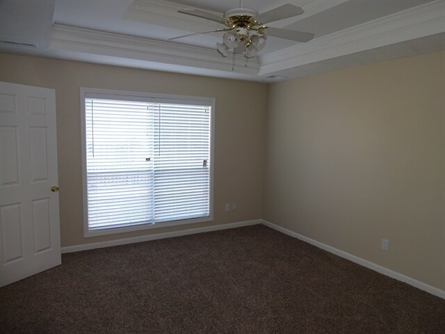 Building Photo - 2880 Camelot Woods Dr