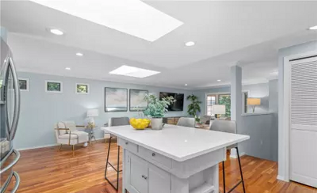 Building Photo - Beautifully refreshed gem with 4 beds and ...