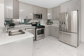 Building Photo - 1510 Hayes St