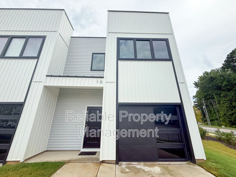 Primary Photo - 10 Slater Dr